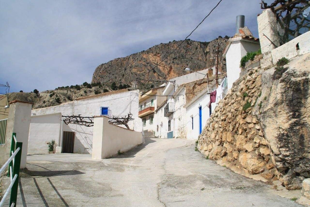 Hotel en venta en Hinojares