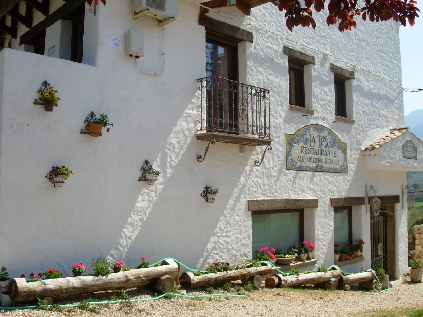 Edificio de viviendas en venta en Segura de la Sierra